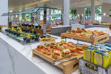 Breakfast buffet