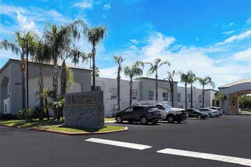 Hourglass Hotel Trademark Collection by Wyndham