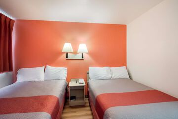 Room 28 of 39