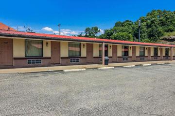 Econo Lodge Pittsburgh I-79