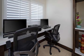 Business Center 23 of 23