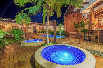 Outdoor spa tub