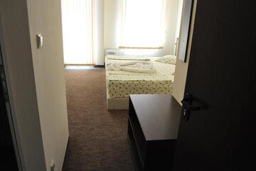 Photo 33
