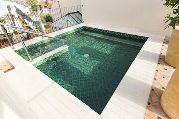 Rooftop pool