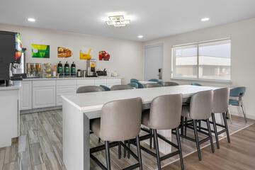 Breakfast area