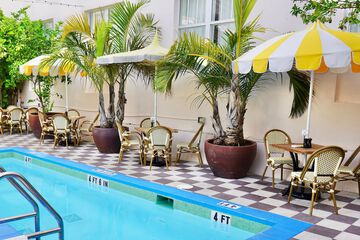 Poolside bar