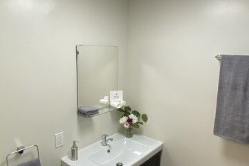 Bathroom sink