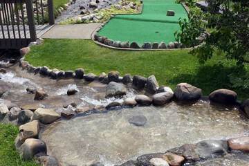 Mini-golf