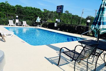 Pool 8 of 30