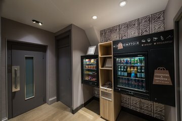 Snack bar