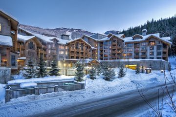 First Tracks Lodge