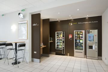 Snack bar