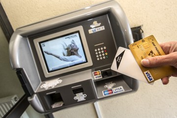 Check-in/check-out kiosk