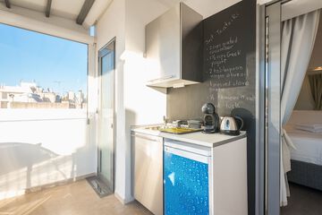 Private kitchenette