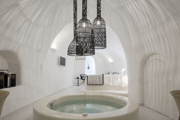 Deep soaking bathtub