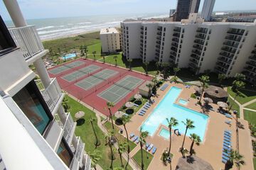 Royale Beach & Tennis Club a VRI resort