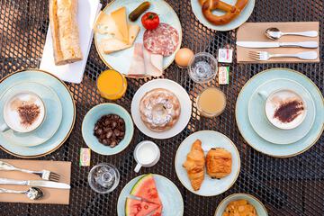 Breakfast buffet