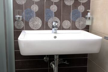 Bathroom sink