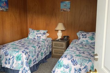 Curleys Resort & Dive Center
