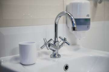 Bathroom sink