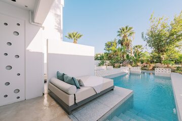 Private pool