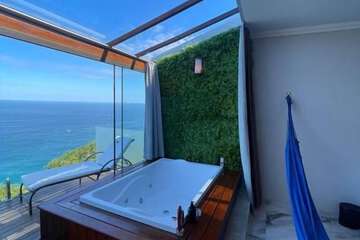 Jetted tub