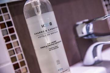 Bathroom amenities