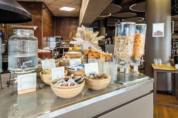 Breakfast buffet