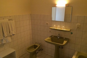 Bathroom sink