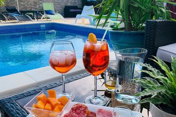 Poolside bar