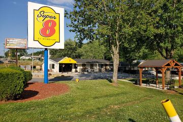 Hotel Exterior 16 of 16