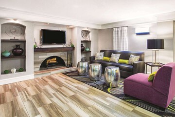 Hotel Interior 11 of 39