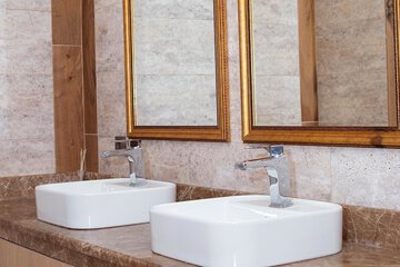 Bathroom sink