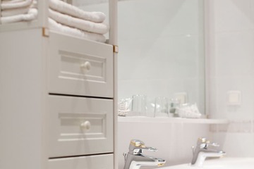 Bathroom sink