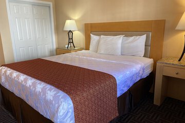 Room 33 of 64