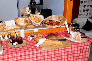 Breakfast area
