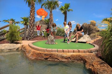 Mini-golf