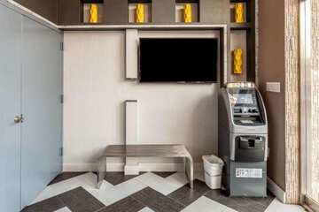 ATM/banking on site