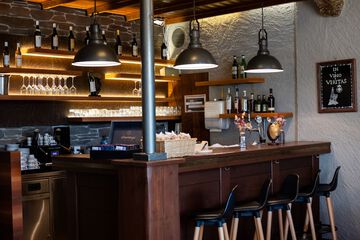 Snack bar