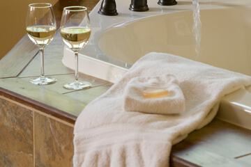 Jetted tub