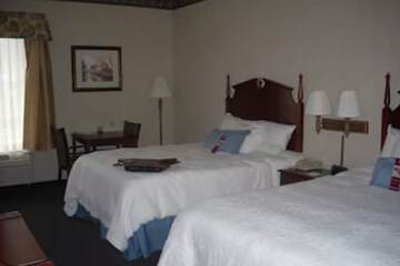 Room 10 of 28