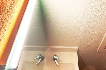 Bathroom sink