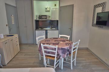 Private kitchenette