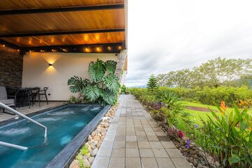 Private spa tub