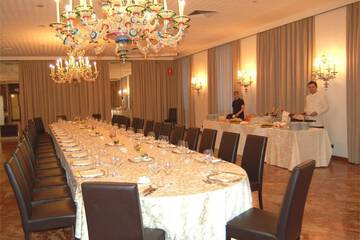 Banquet hall