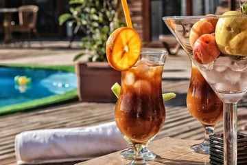 Poolside bar