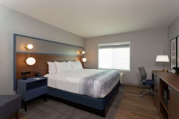 Room 27 of 36
