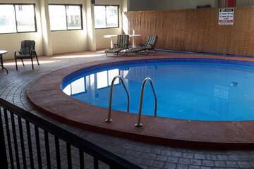 Indoor/outdoor pool