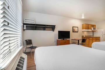 Room 25 of 28