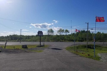 Check-in/check-out kiosk